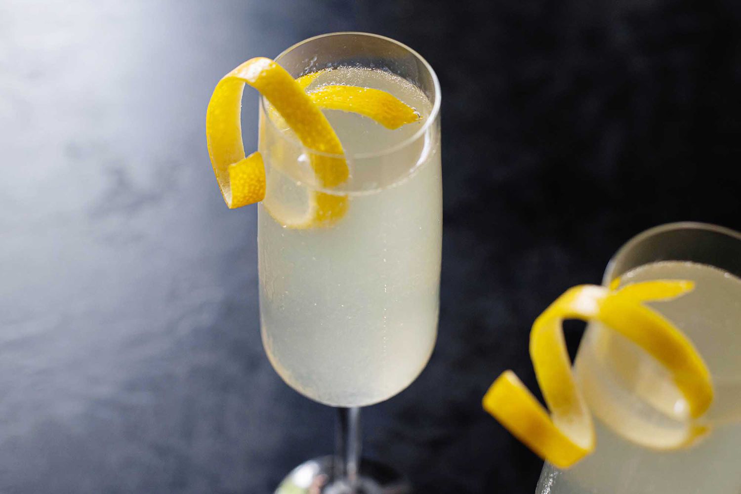 Fancy French 75 avec champagne, gin et sirop simple