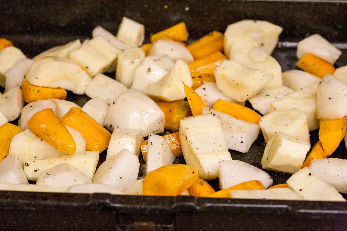 Carottes, panais et navets cuisinés dans de l'huile d'olive