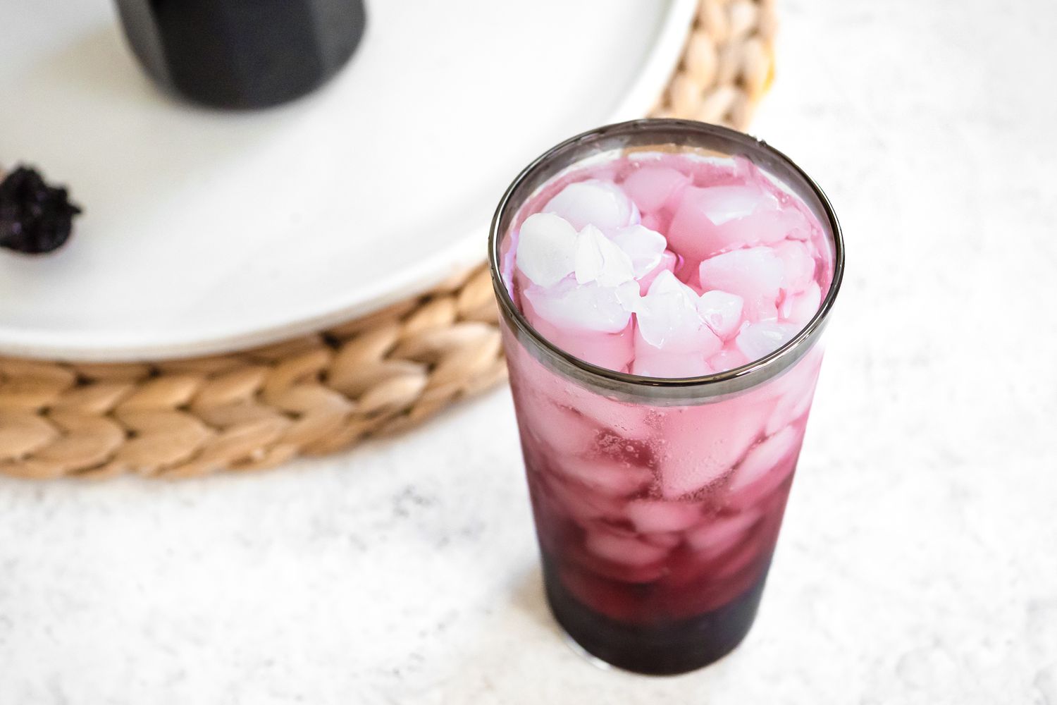 Sirop de sureau fermenté avec des glaçons