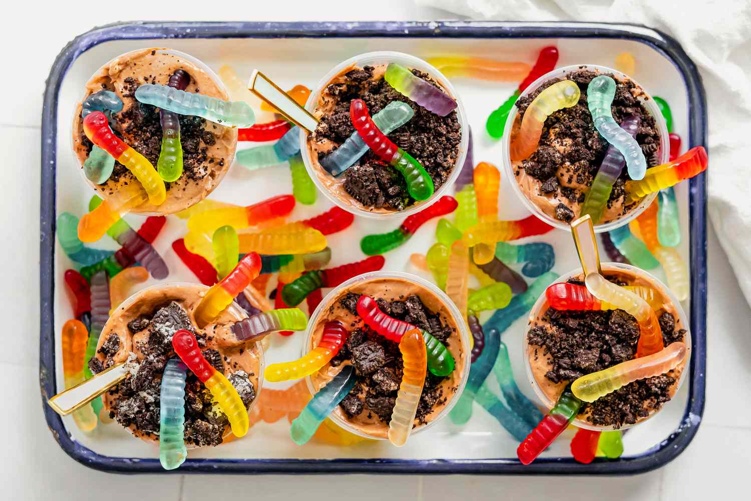 Tray of Dirt Cake Cups with Gummy Worms 