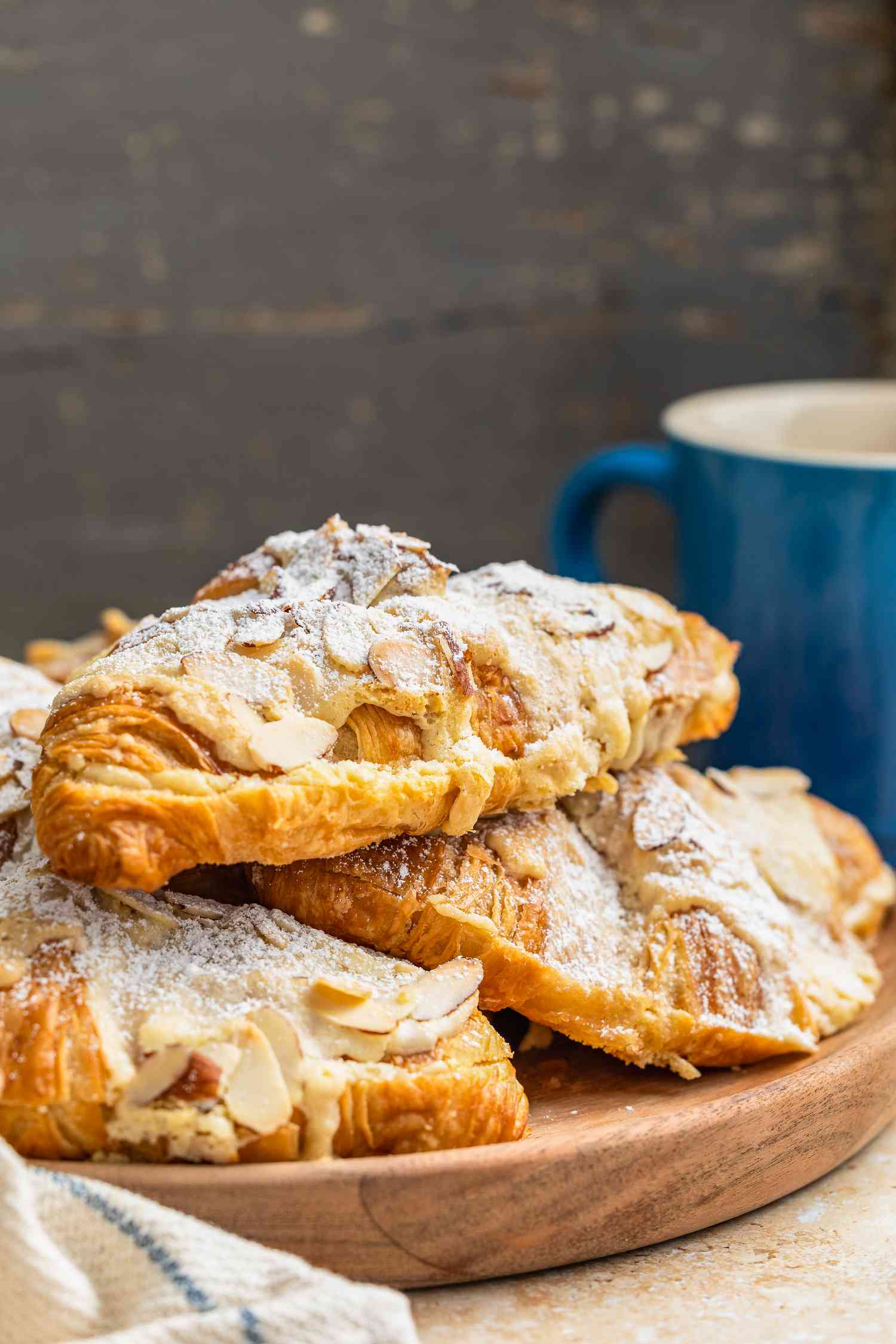 Croissants aux Amandes