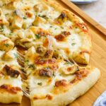 Pizza au poulet Alfredo