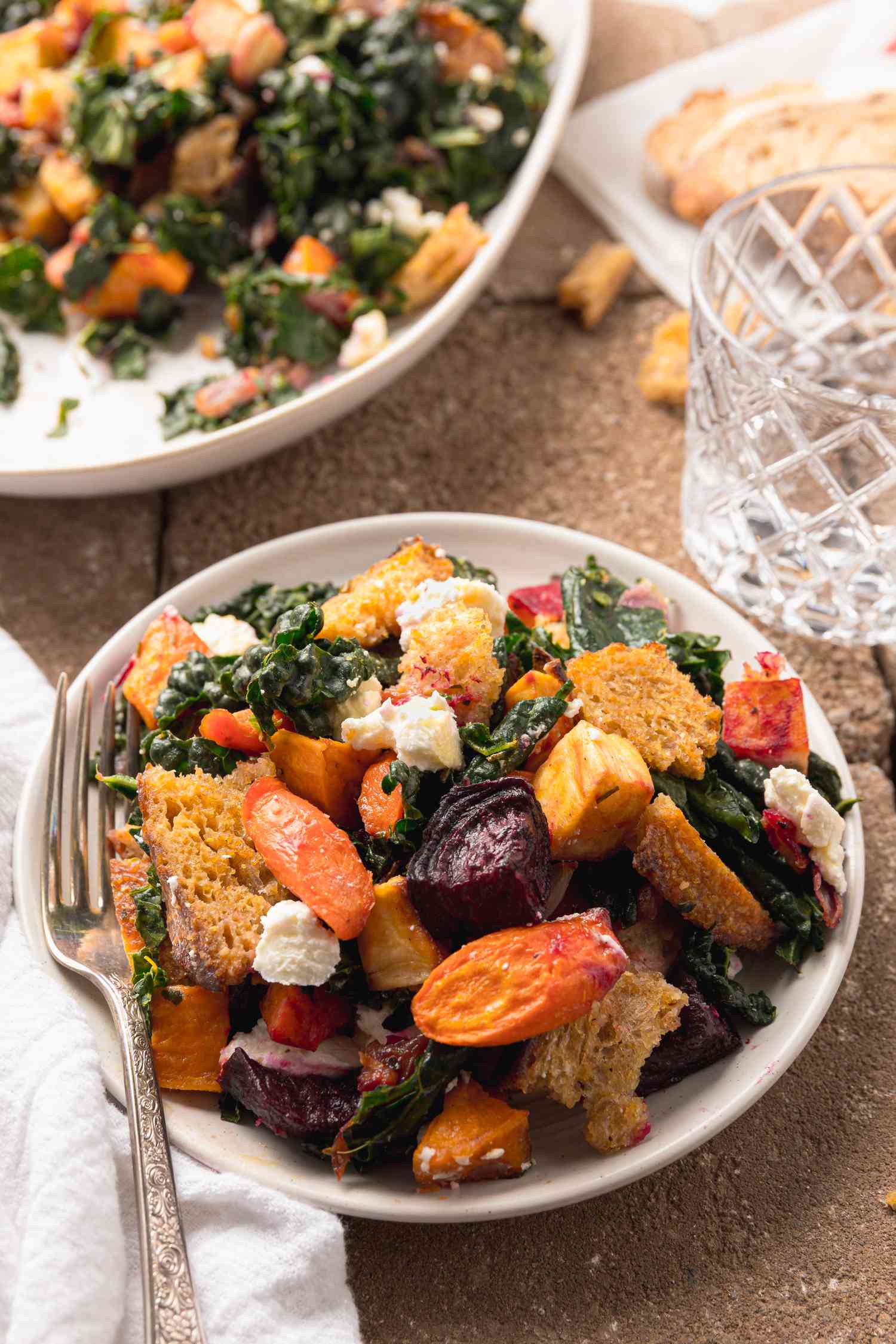 Panzanella de légumes-racines rôtis