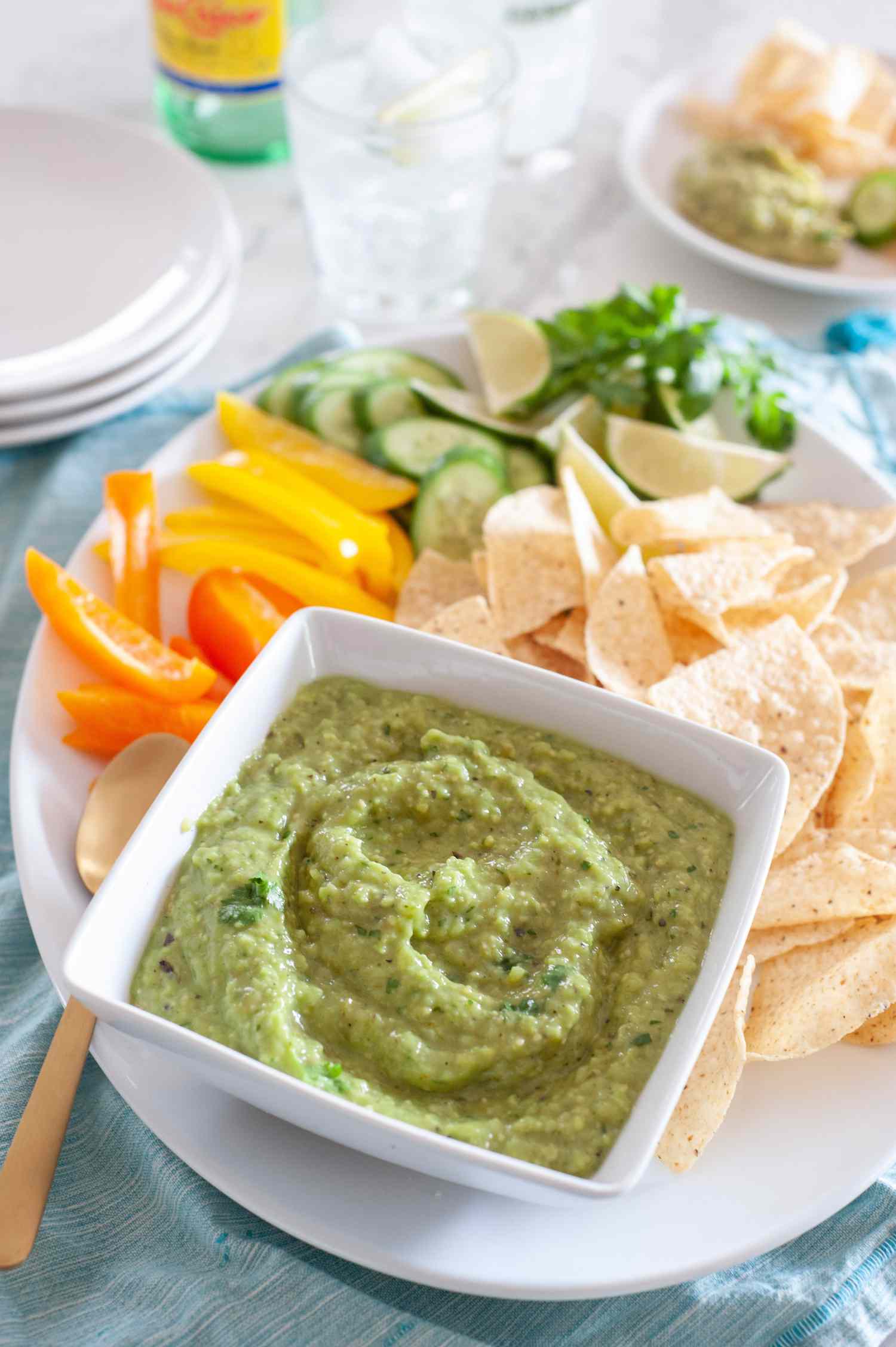 Salsa d’avocat aux tomatillos