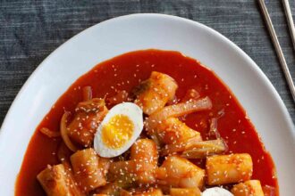 Tteokbokki (Gâteaux de Riz Coréens Épicés)