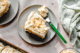 Le gâteau à moitié fait maison que je prépare chaque Saint-Valentin.