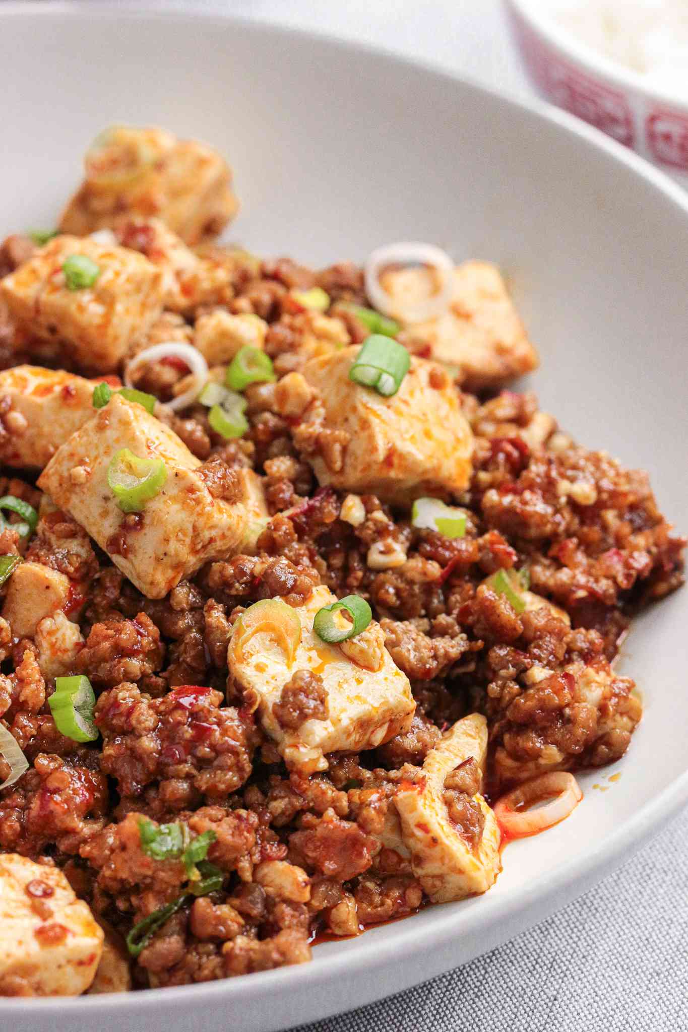 Mapo Tofu dans un bol de pâtes